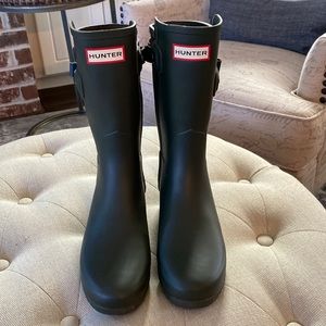 Hunter rain/snow boots: like new!